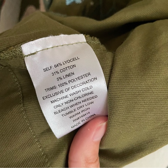 Johnny Was Shawl Collar Belted Embroidered Jacket Olive Green Size Small NWT - Picture 8 of 10